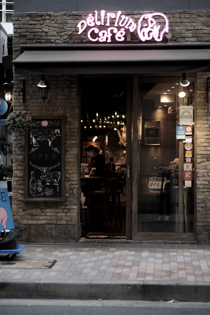 FUJIFILM XF 50mm F1.0 R WR delirium cafe