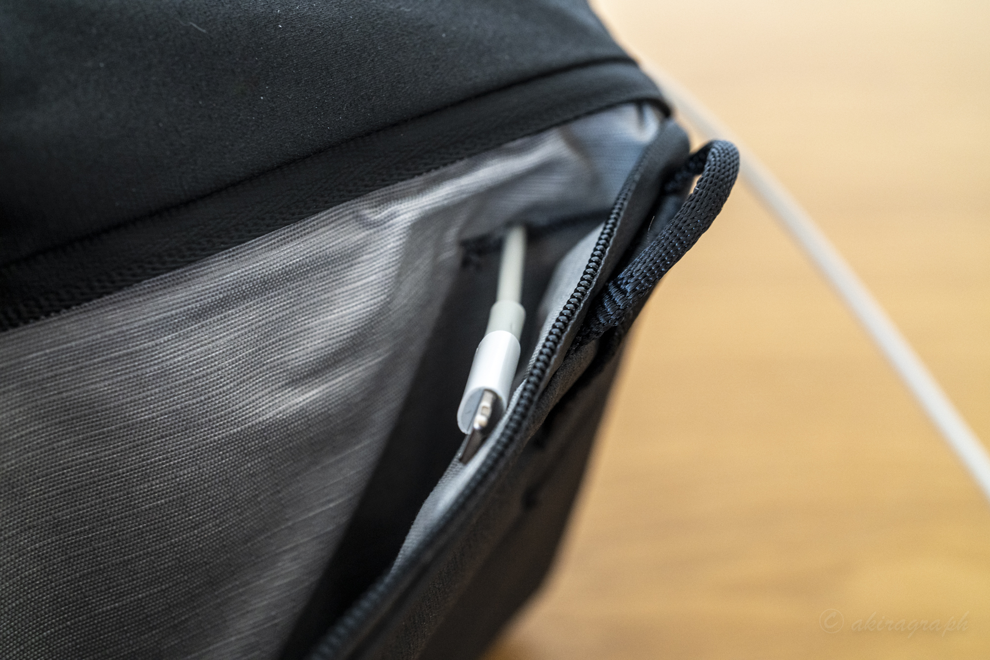 peakdesign techpouch 充電ケーブル